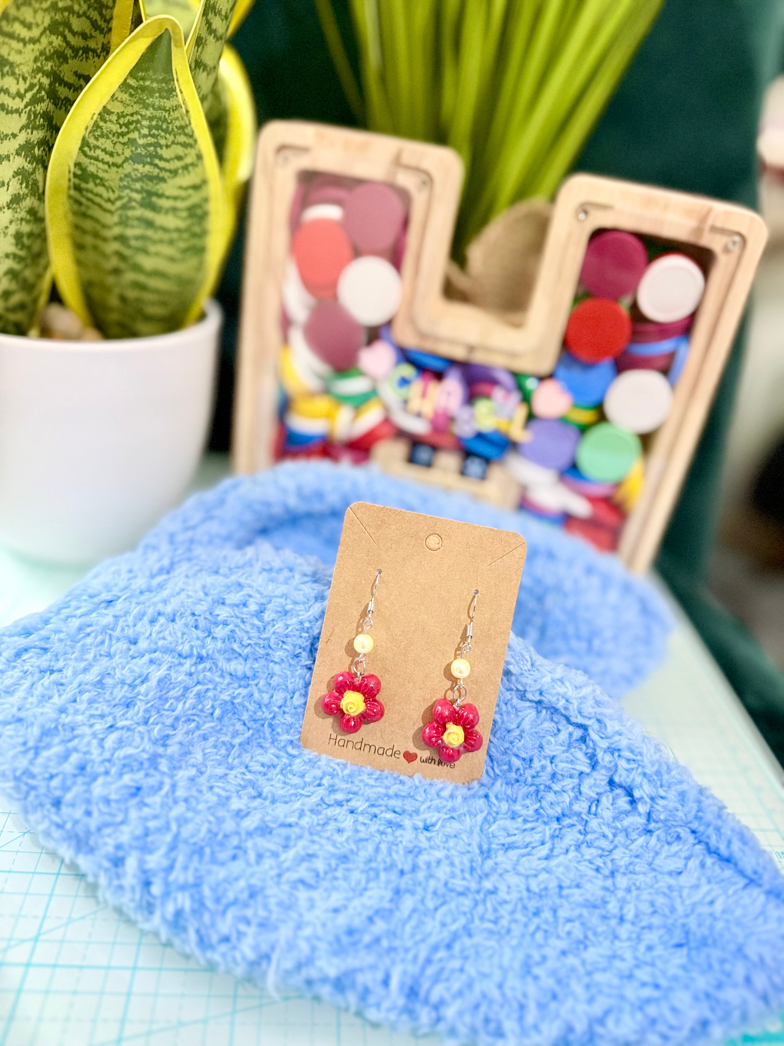 Tini tiny flower earrings