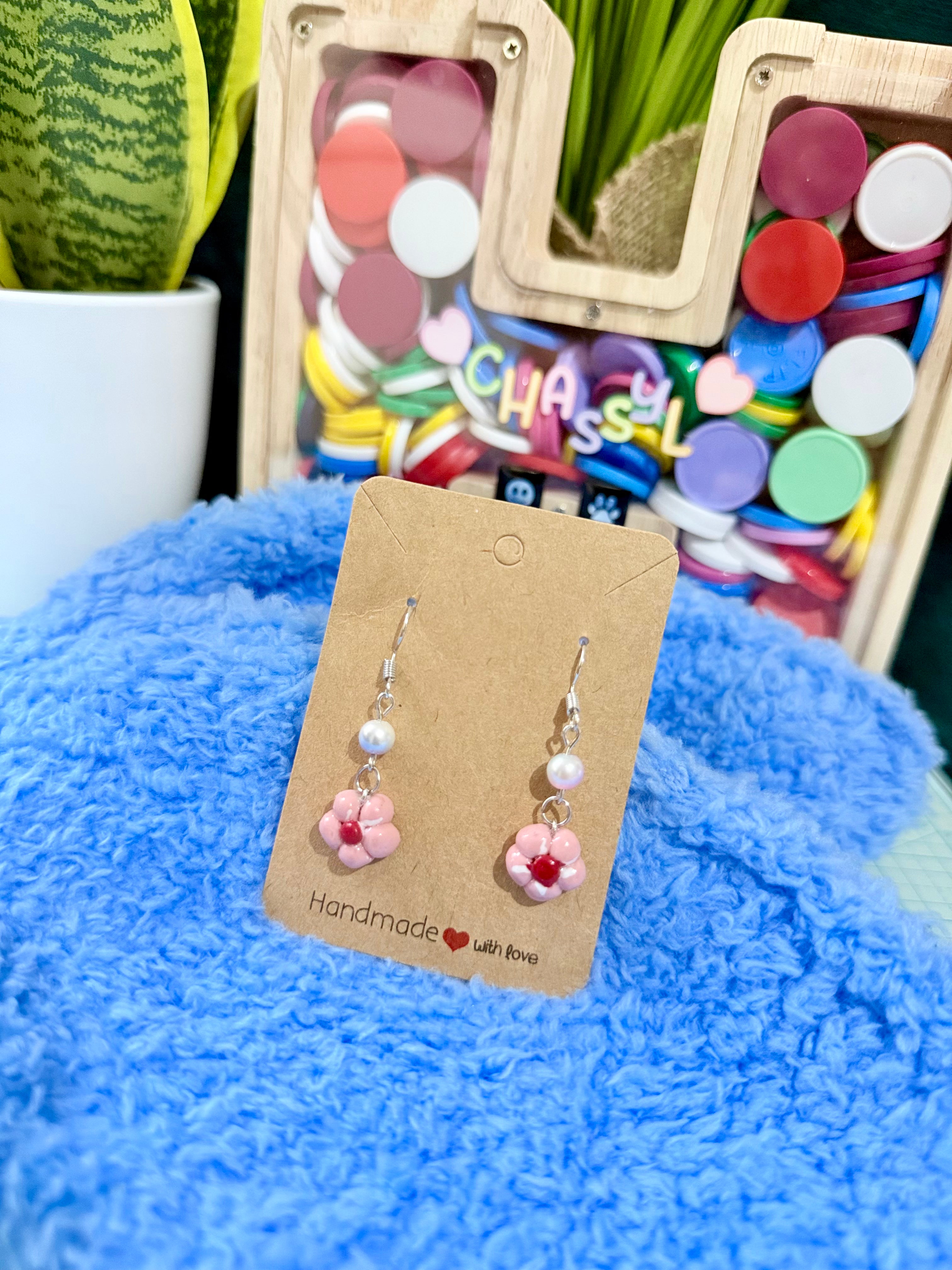 Tini tiny flower earrings
